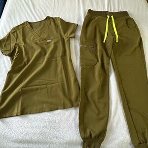 Figs light olive green scrub set xs/p